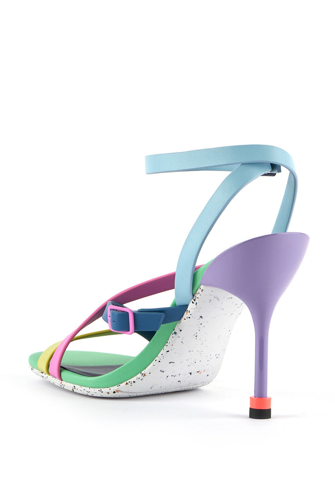 SIA STRAPPY HI |RESORT